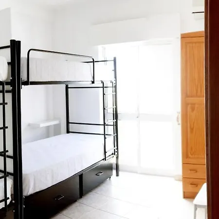 Stork Hostel Olhão Habitación foto